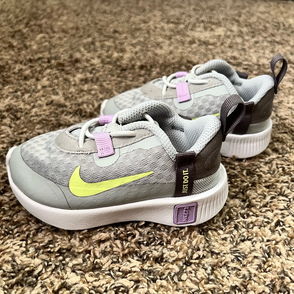 Toddler Sz 7c Nikes
